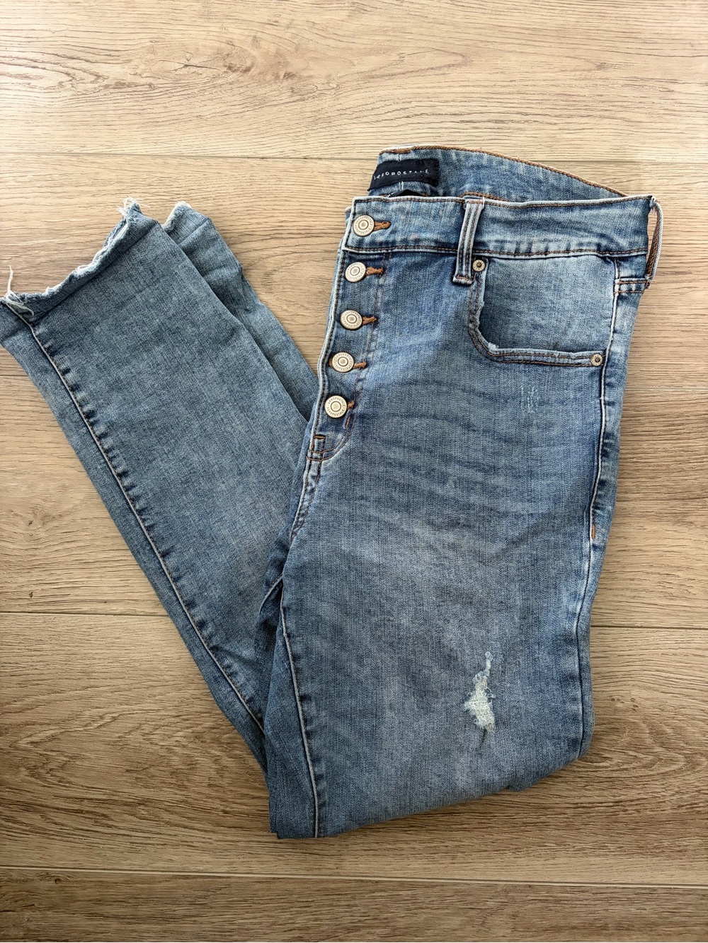 Aeropostale Light Blue High-Rise Button-Front Jeans